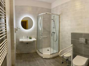 Фото номера Четырехместный номер Отели типа «постель и завтрак» Arboretum Hotel г. Wolbórz 5
